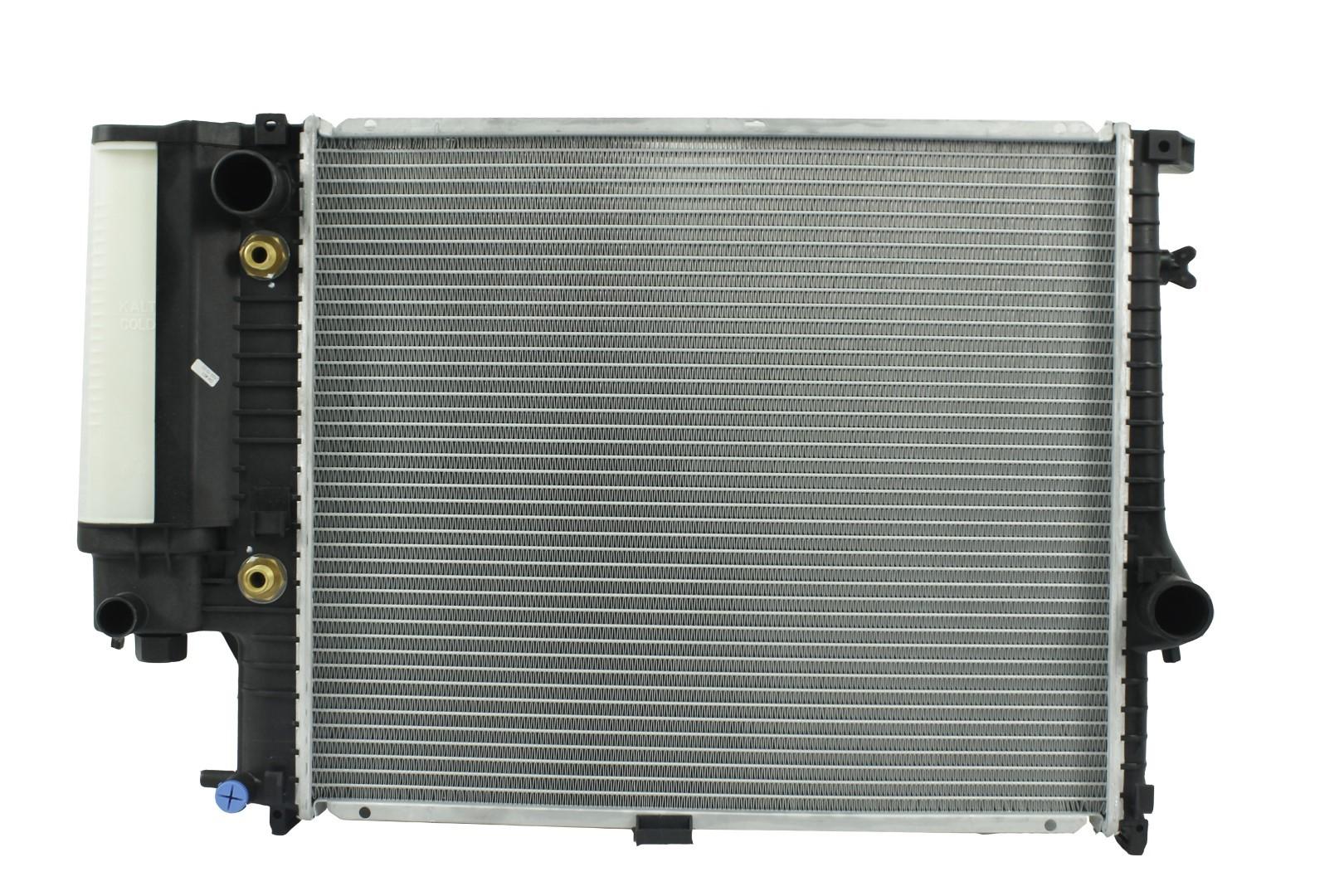 Radiador Automotriz BMW  525I 525IT T/A 93-95 32mm Tubo Soldado marca Deyac