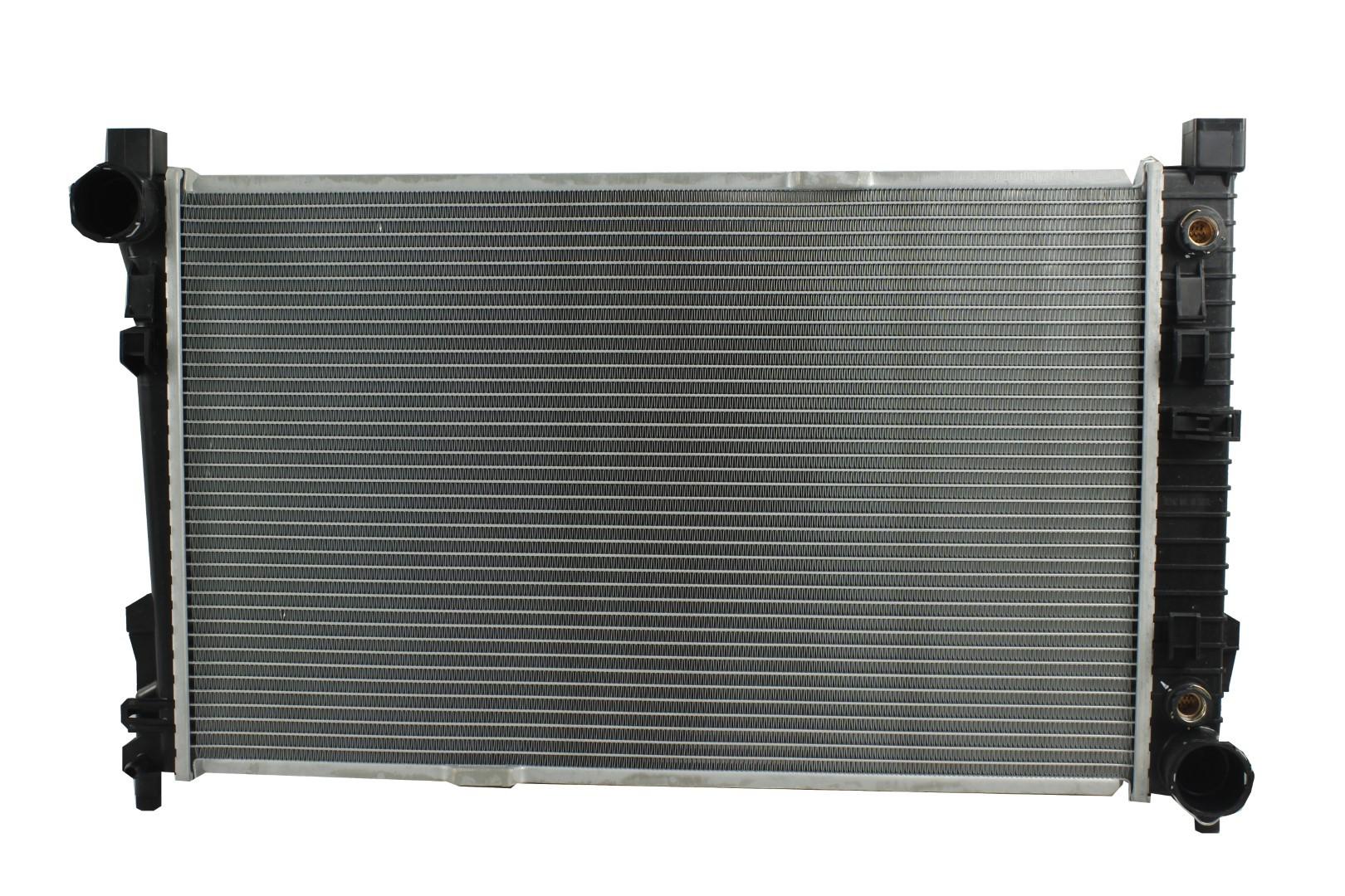 Radiador Automotriz Mercedes Benz C240 C320, C230, C280, C55, C350 T/A 01-07 26mm Tubo Soldado marca Deyac