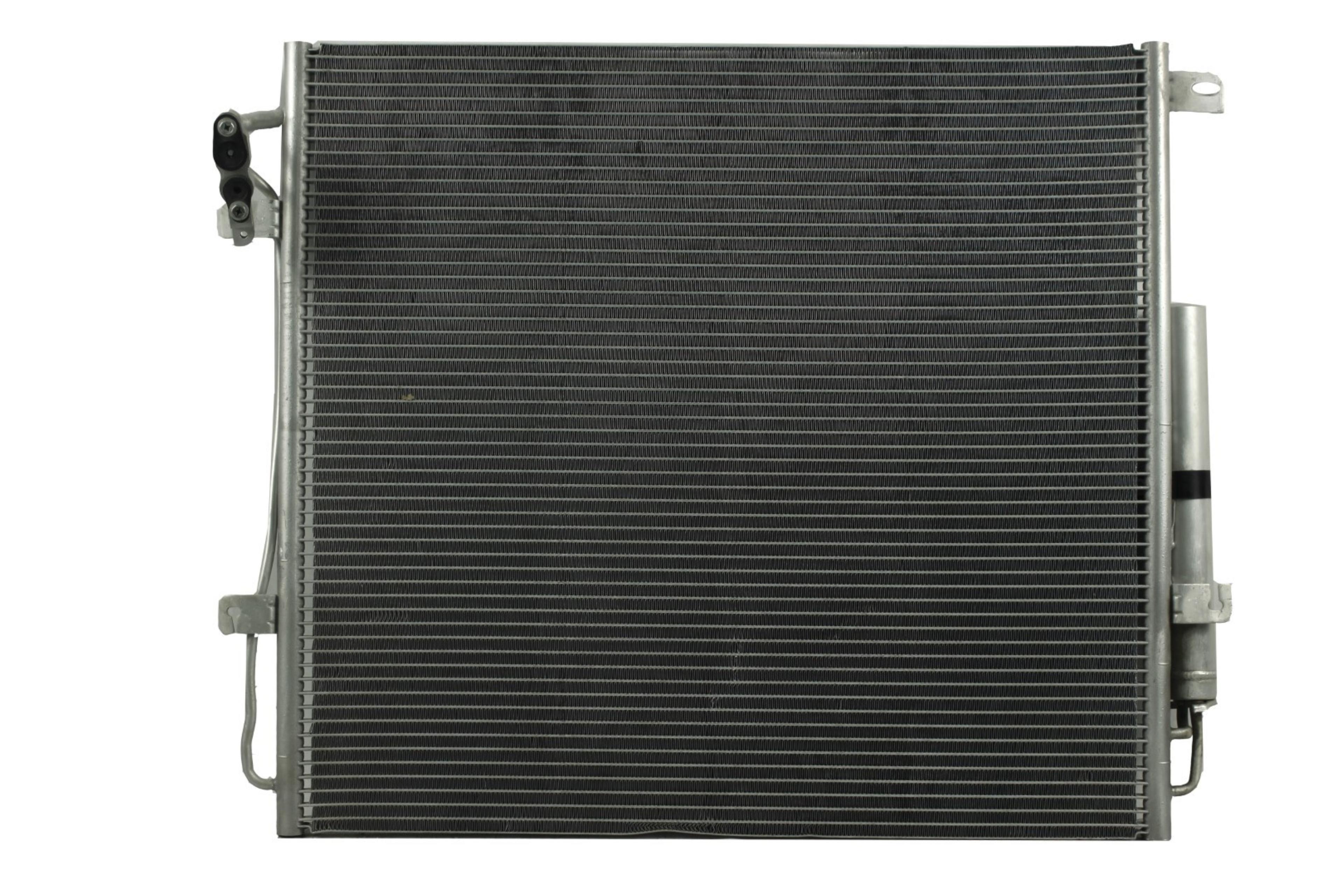 Condensador Automotriz Land Rover LR3 05-09 marca Deyac