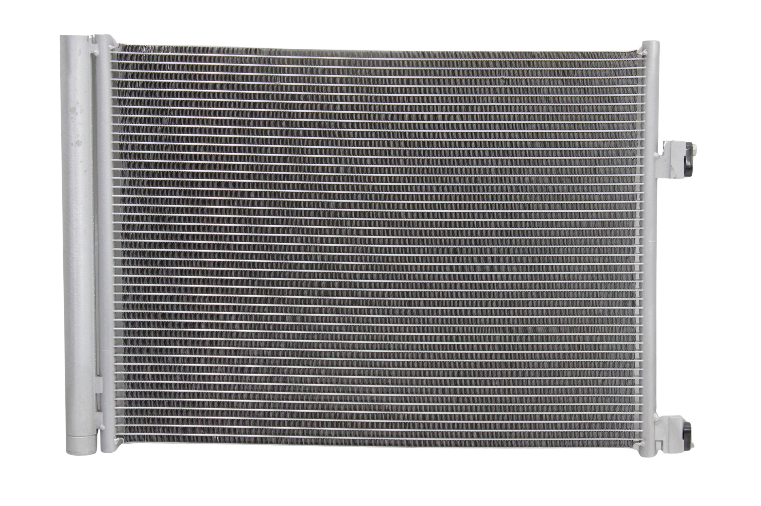Condensador Automotriz Cadillac CT6 16-20 marca Deyac