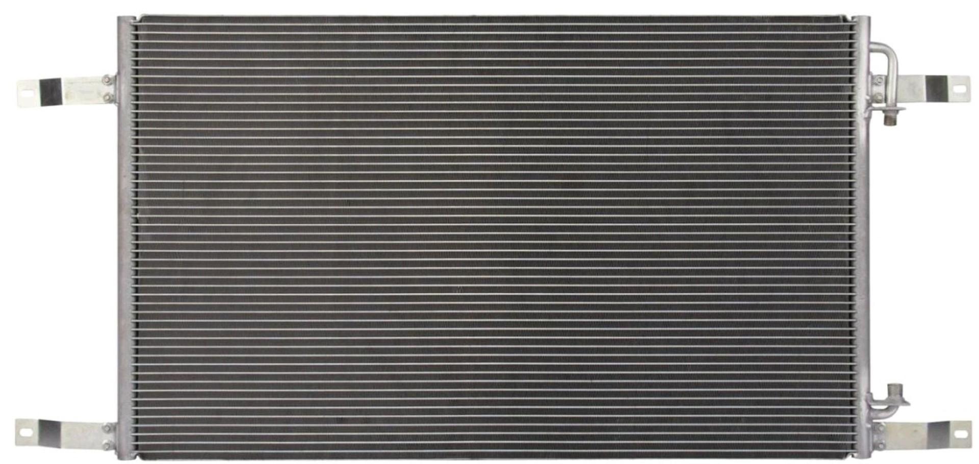 Condensador Tracto Camión Freightliner FL112 01-05 marca Deyac
