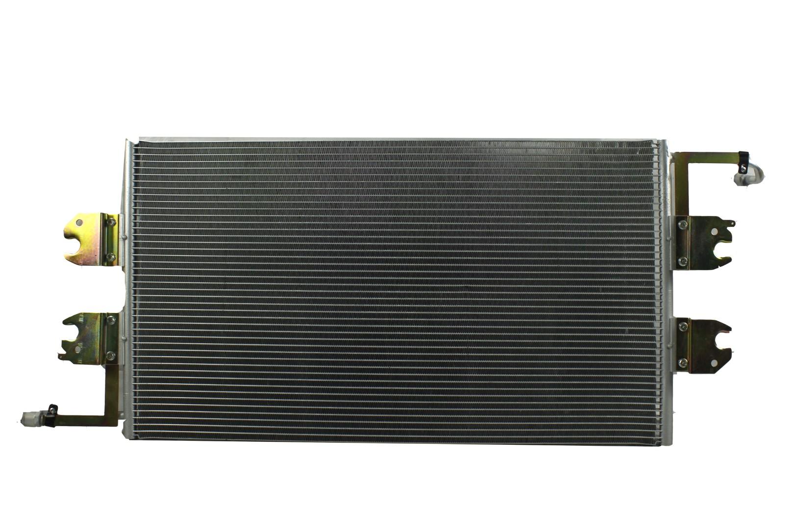Condensador Automotriz Chevrolet G Series Vans Savana Express 96-02 marca Deyac