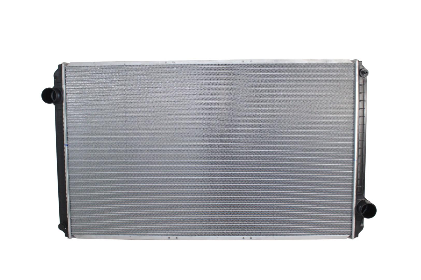 Radiador Tracto Camión International Navistar 5500i 5600i 5900i 9800 00-04 Plástico/Aluminio T/M marca Deyac