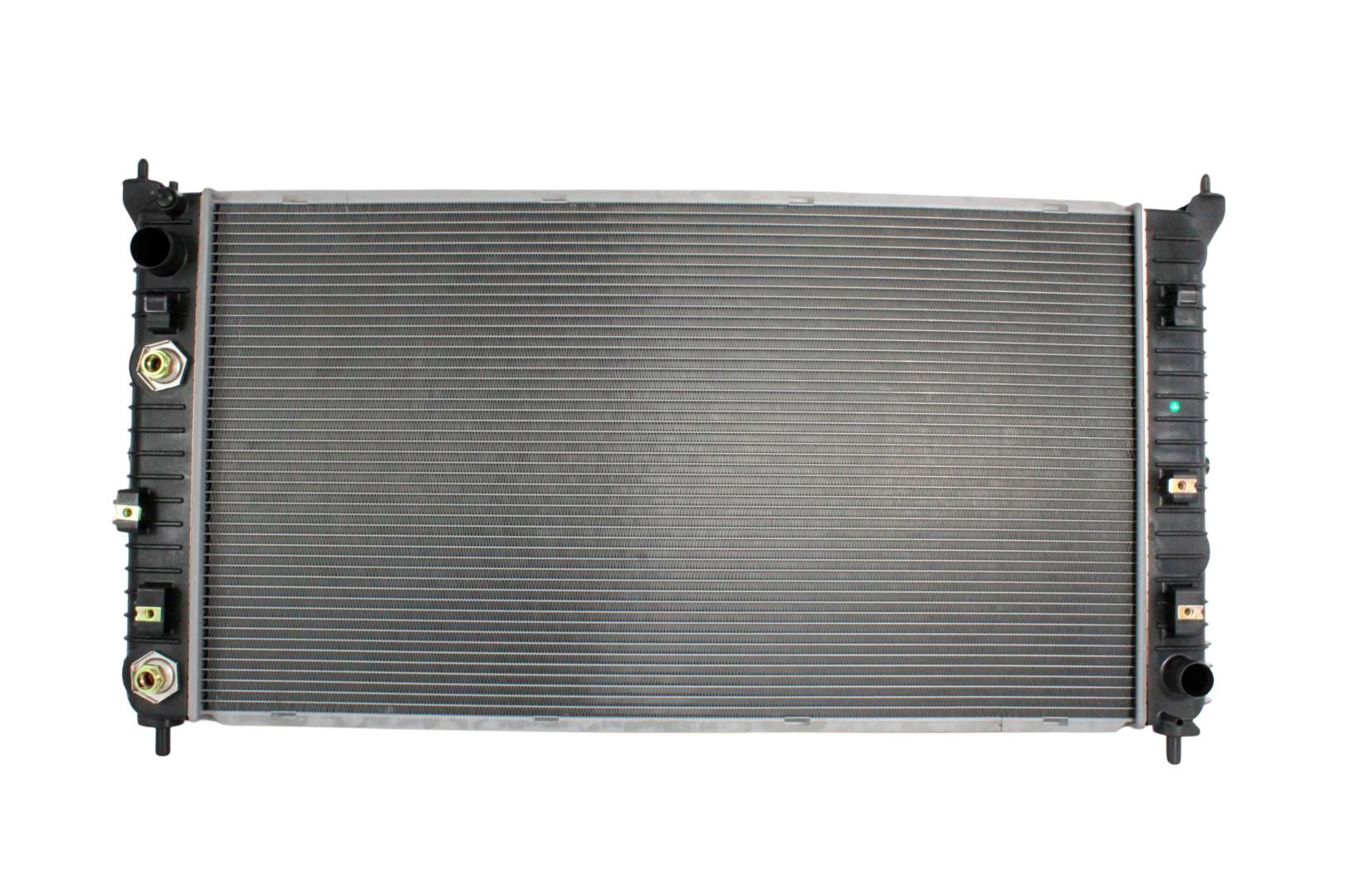 Radiador Automotriz Chevrolet Silverado GMC Sierra 20-23 marca Deyac