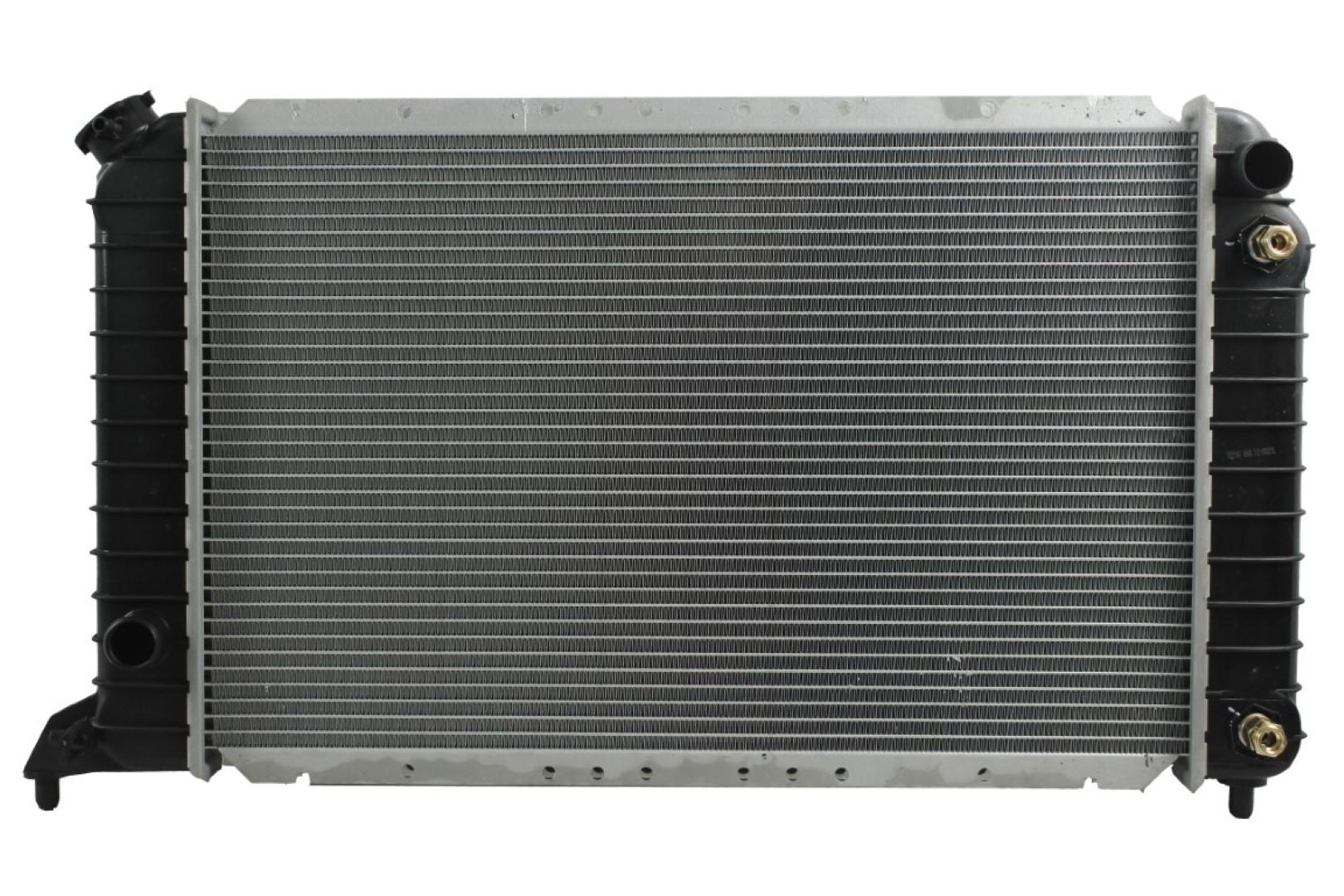 Radiador Automotriz GM Isuzu Luv base S10 base, Sonoma,Hombre T/A 94-05 16mm Tubo Soldado marca Deyac