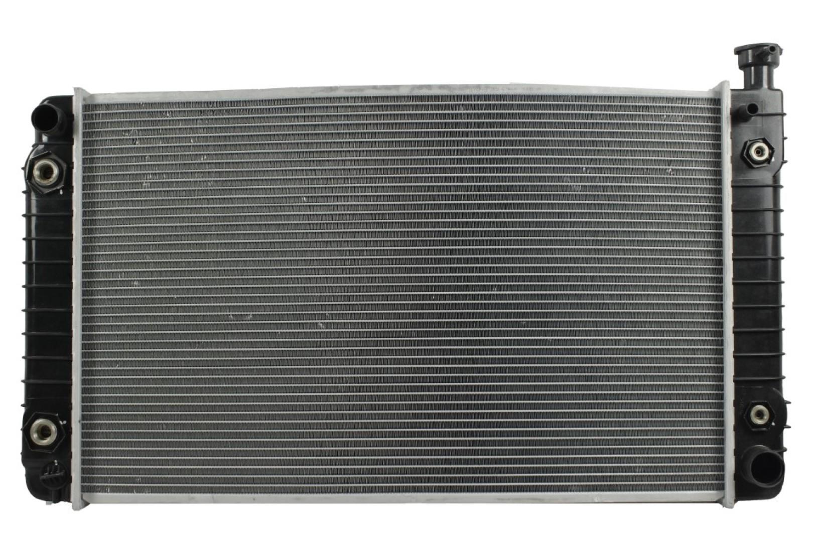 Radiador Automotriz GM PICK-UP Silverado T/A 88-97 32mm Tubo Soldado marca Deyac