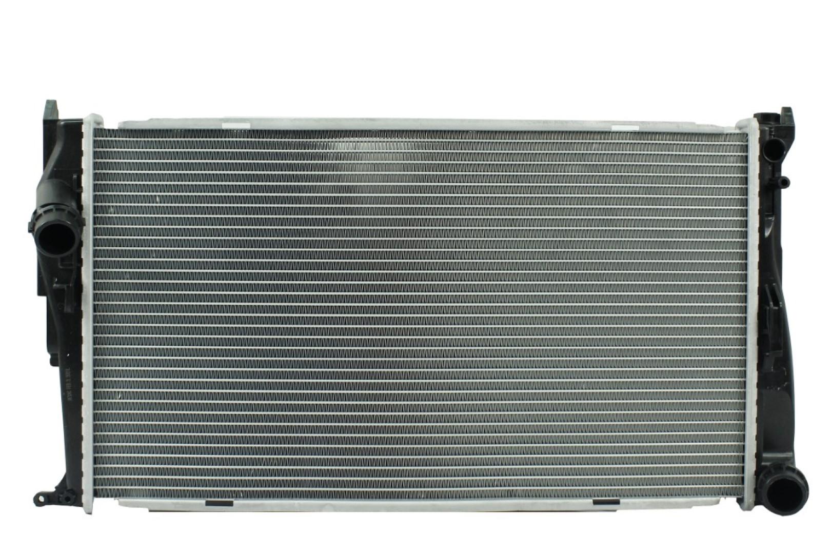 Radiador Automotriz BMW 335 i BASE, 335 Xi BASE 2007 32mm Tubo Soldado marca Deyac