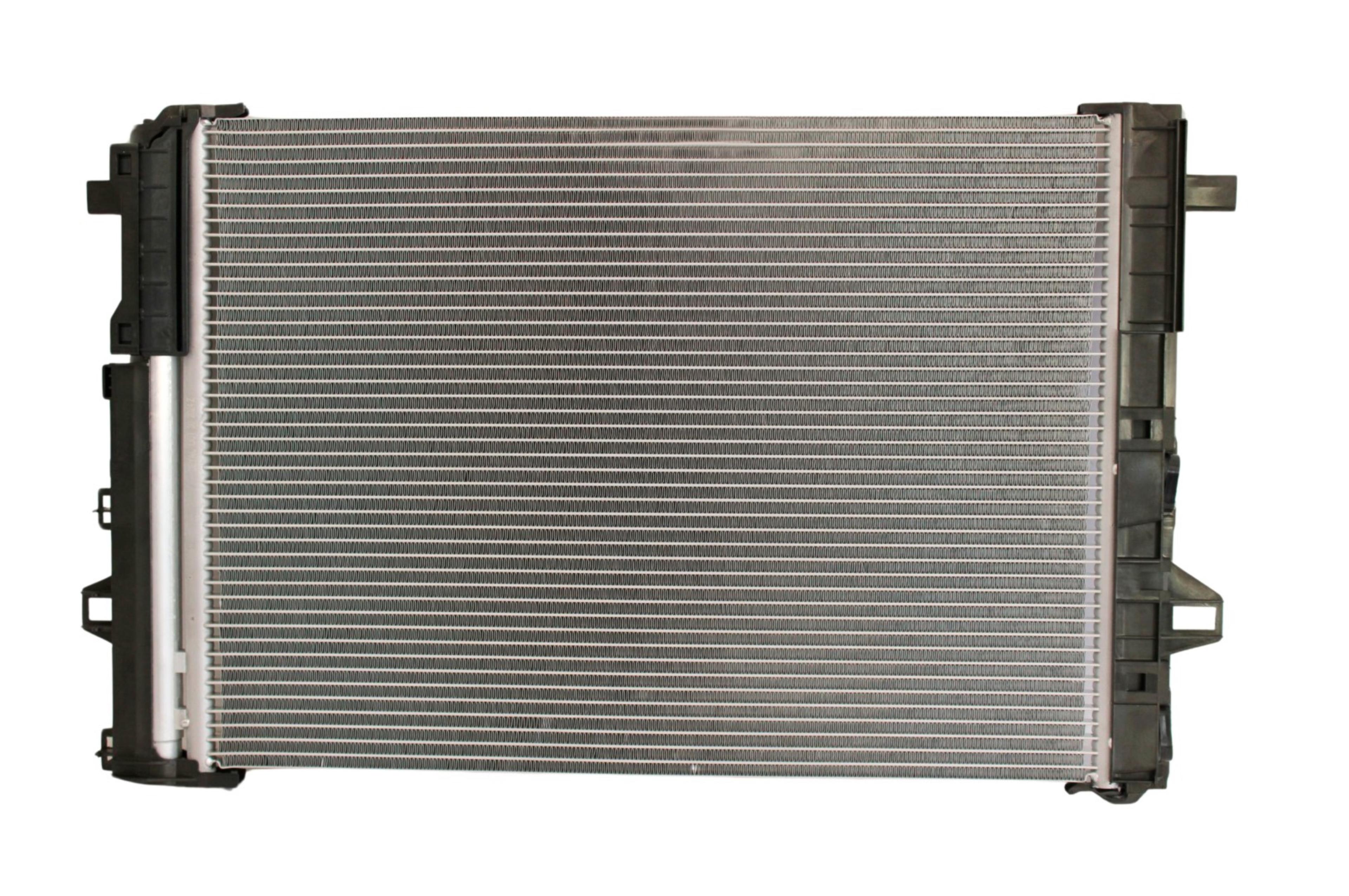 Condensador Automotriz Mercedes Benz CLA250 14-20 marca Deyac