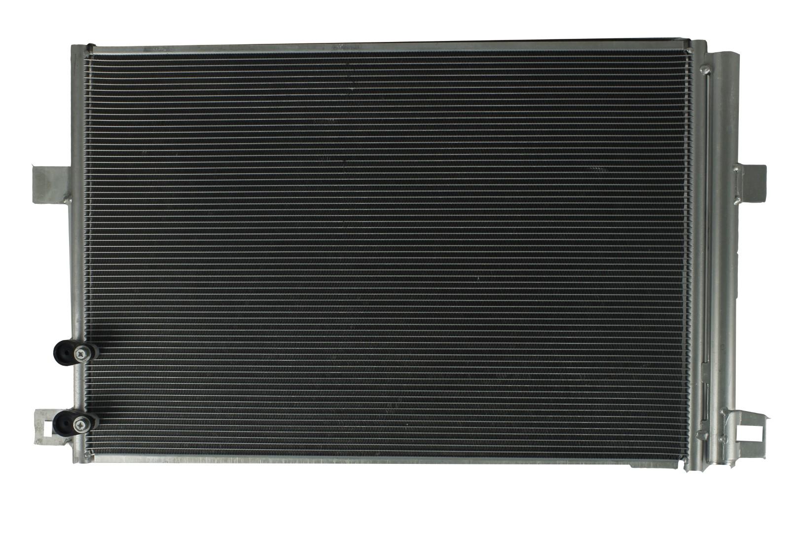 Condensador Automotriz Volkswagen Amarok 11-17 marca Deyac