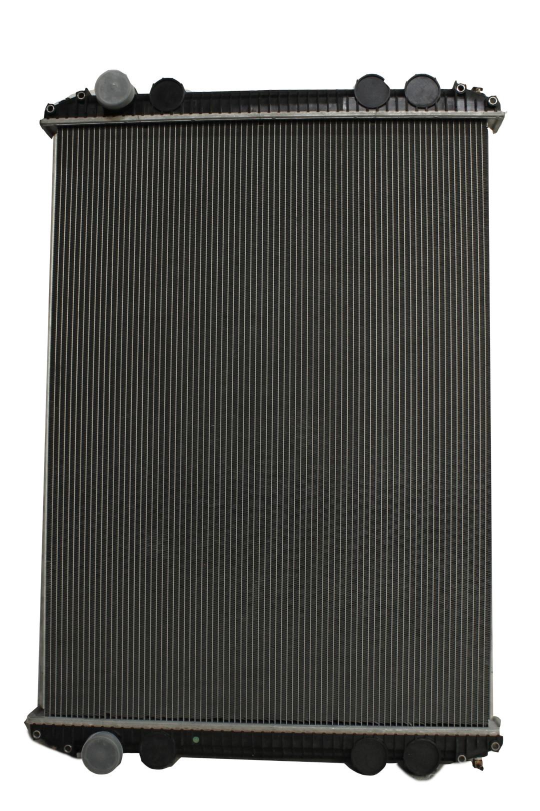 Radiador Tracto Camión Freightliner Century Class Columbia M2 112 Business Class Heavy Duty 03-07 41 15/16 x 30 3/4 x 56mm Plástico/Aluminio T/M marca Deyac